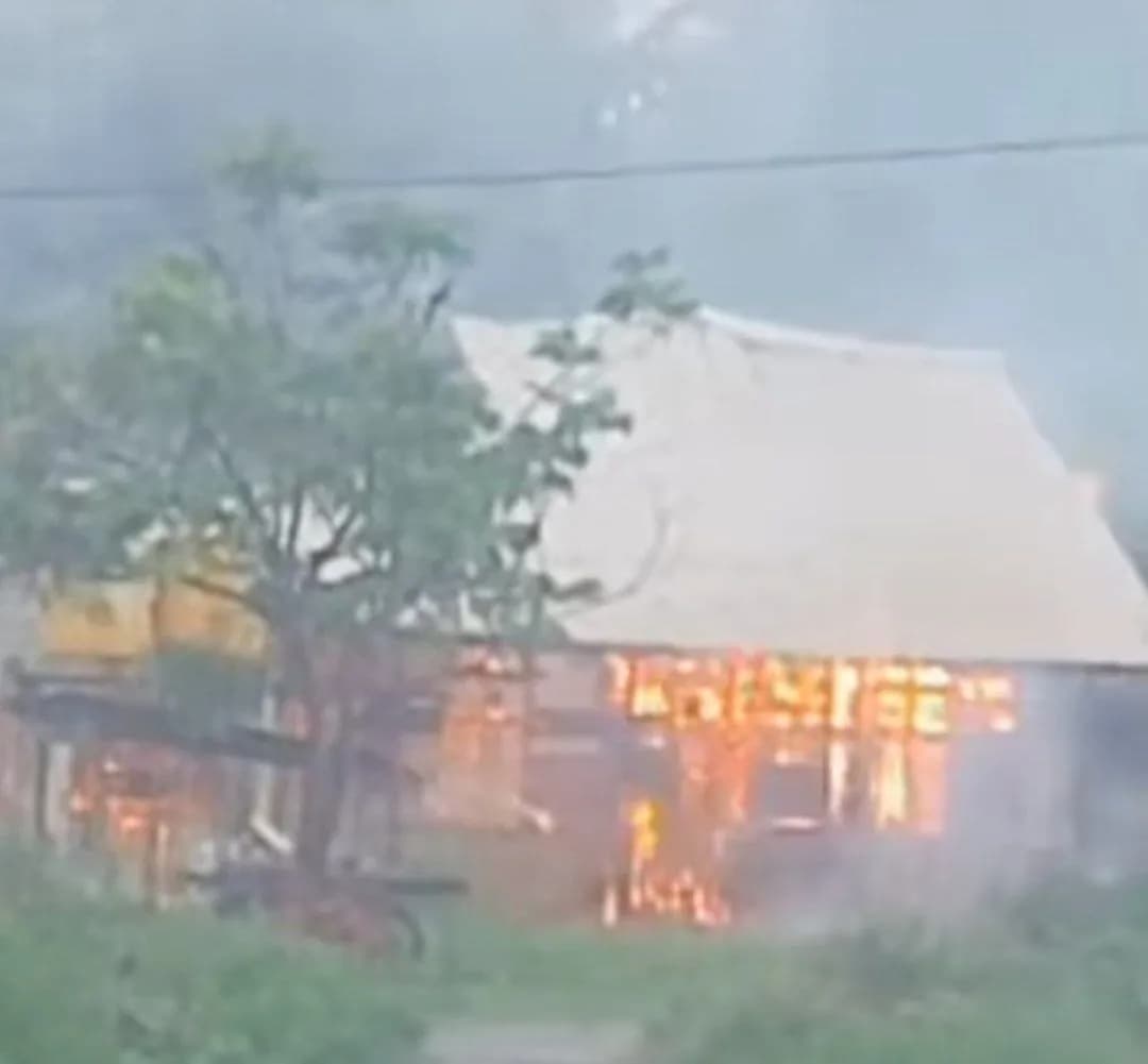 Ilustrasi berita PAPUA: TPNPB Klaim Bakar Sekolah, Rumah dan Barak Tenaga Kesehatan di Distrik Manggelum, Boven Digoel
