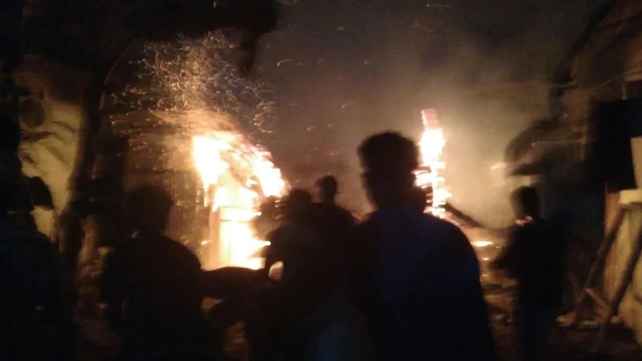 Ilustrasi berita Mimika: Rumah Kos di Nawaripi Depan Sekolah Kalam Kudus Timika Ludes Terbakar