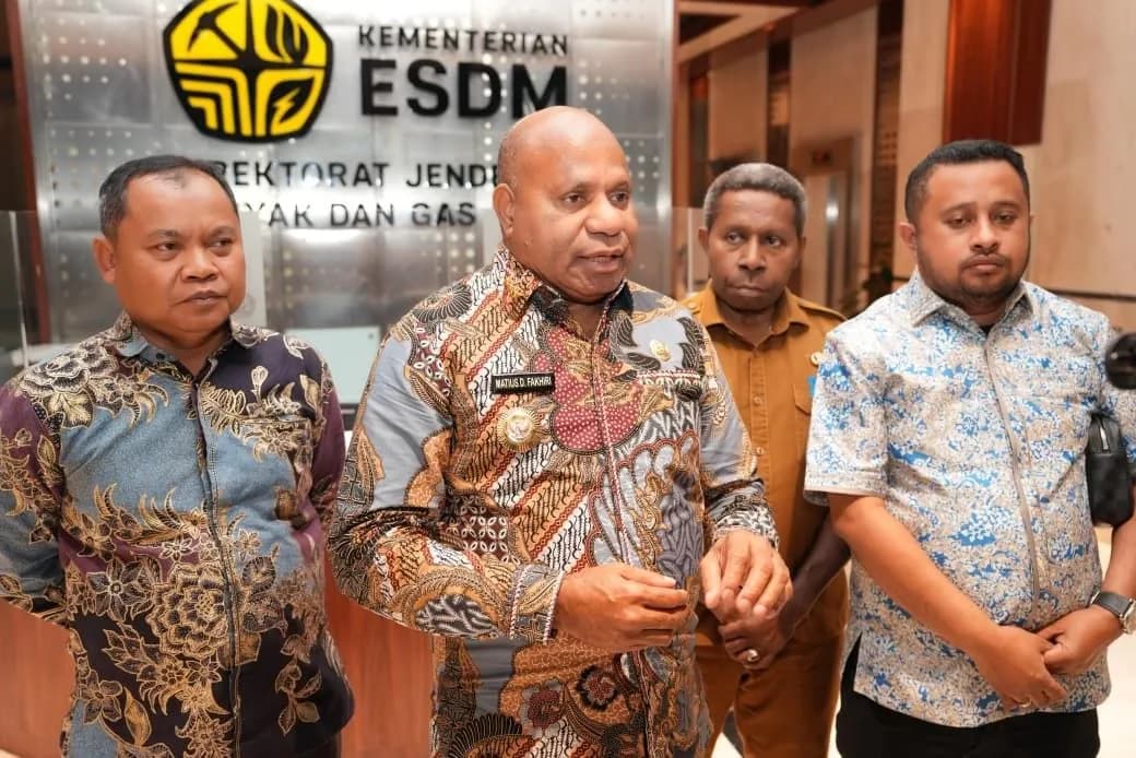 Ilustrasi berita Papua: Gubernur Papua Usulkan Penambahan Depot untuk Percepat Program BBM Satu Harga