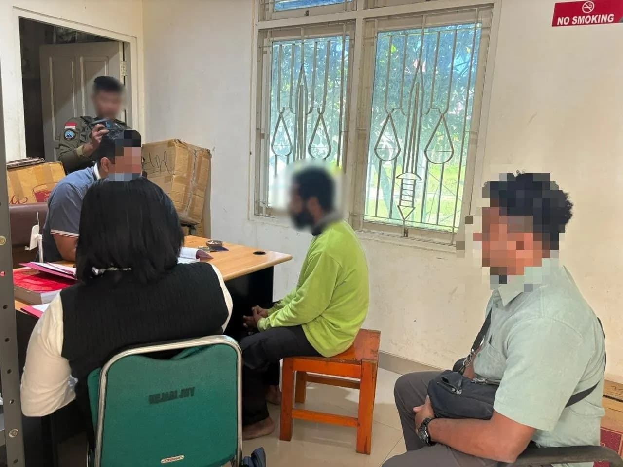 Ilustrasi berita Papua: Berkas Dua Tersangka Kasus Pembunuhan 3 Tukang Ojek dan Penembakan Satpol PP Diserahkan ke Kejari Jayawijaya