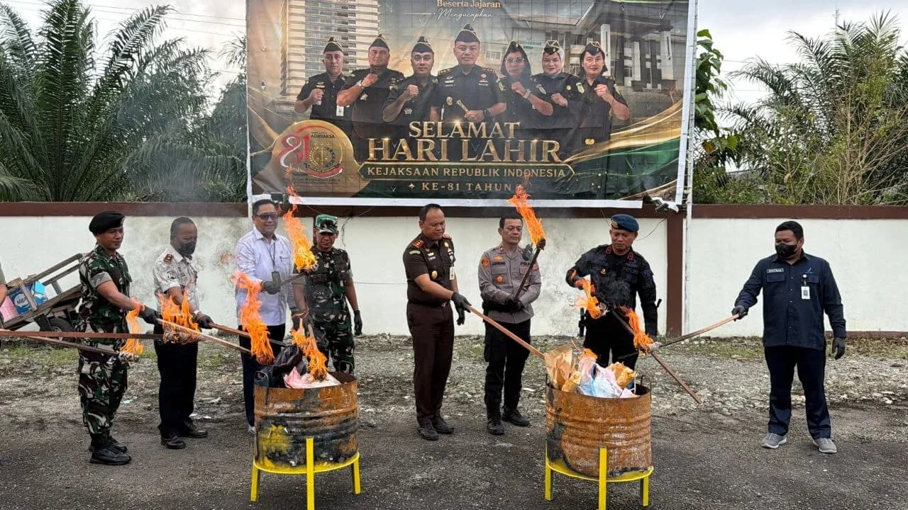 Ilustrasi berita Mimika: 69 Lembar Uang Palsu dan Sabu 17,43 Gram Bersama Sejumlah Barang Bukti Dimusnahkan Kejari Mimika