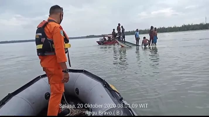 Ilustrasi berita MIMIKA: Hari ke-3 Pencarian, Tim SAR Temukan Longboat Tenggelam di Muara Amar