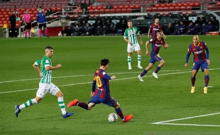 Ilustrasi berita OLAHRAGA: Kontrak akan Habis, Gerard Pique Minta Lionel Messi Bertahan di Barcelona