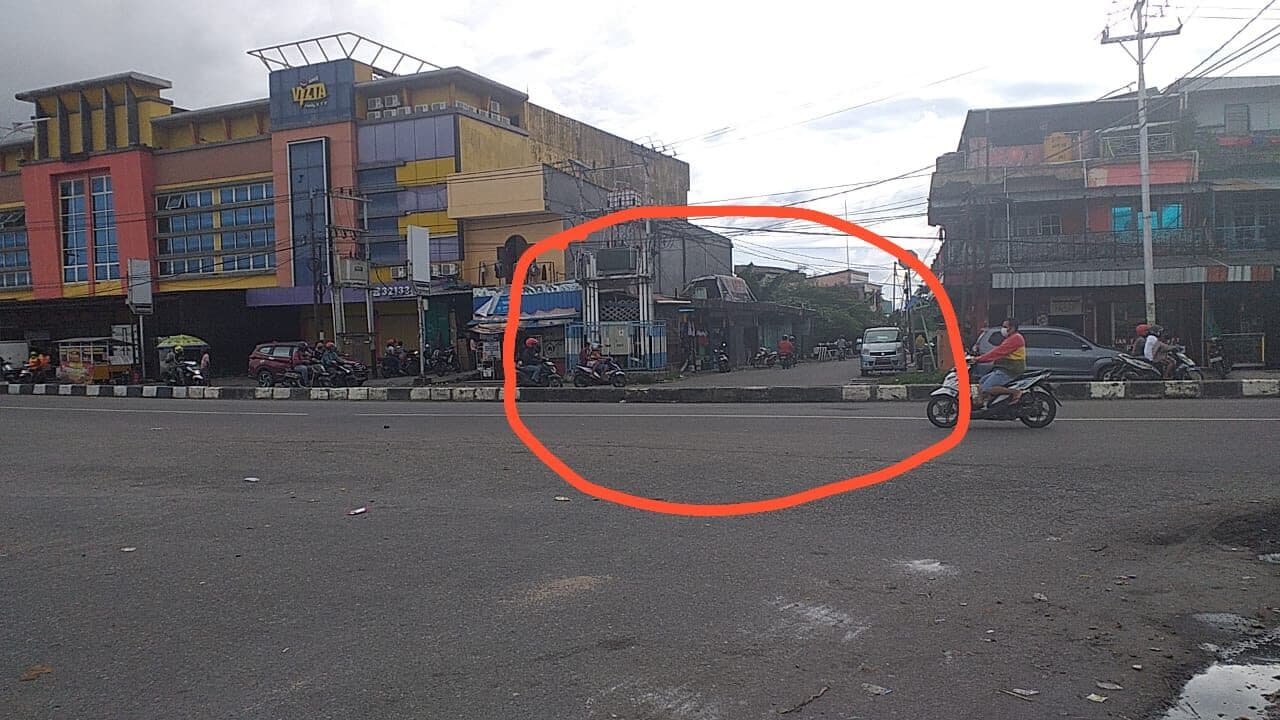 Ilustrasi berita Mimika: Ekonomi Budi Utomo Sepi, DPRD Ancam Bongkar Median Jalan Yos Sudarso - Serui Mekar, Warga akan Demo