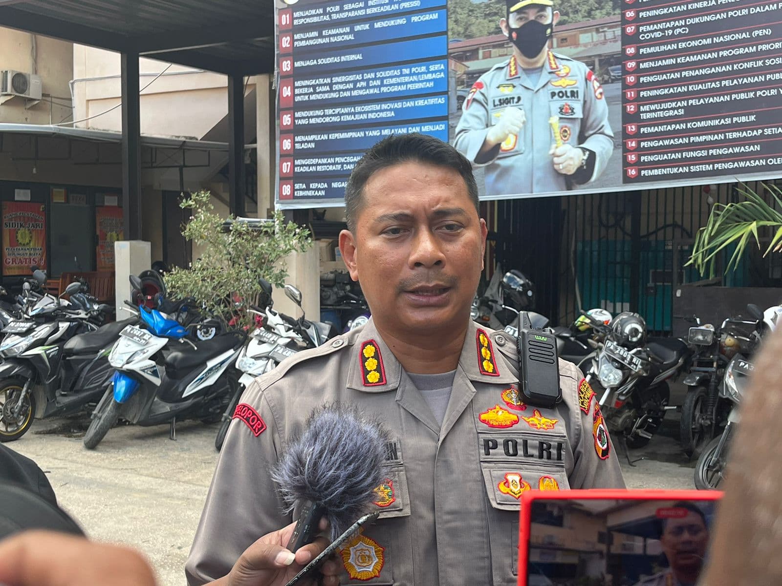 Ilustrasi berita Papua: Keluarga Filep Karma Tolak Dilakukan Otopsi, Hindari Isu Tak Sedap Polisi Libatkan Komnas HAM Saat Visum Jenazah