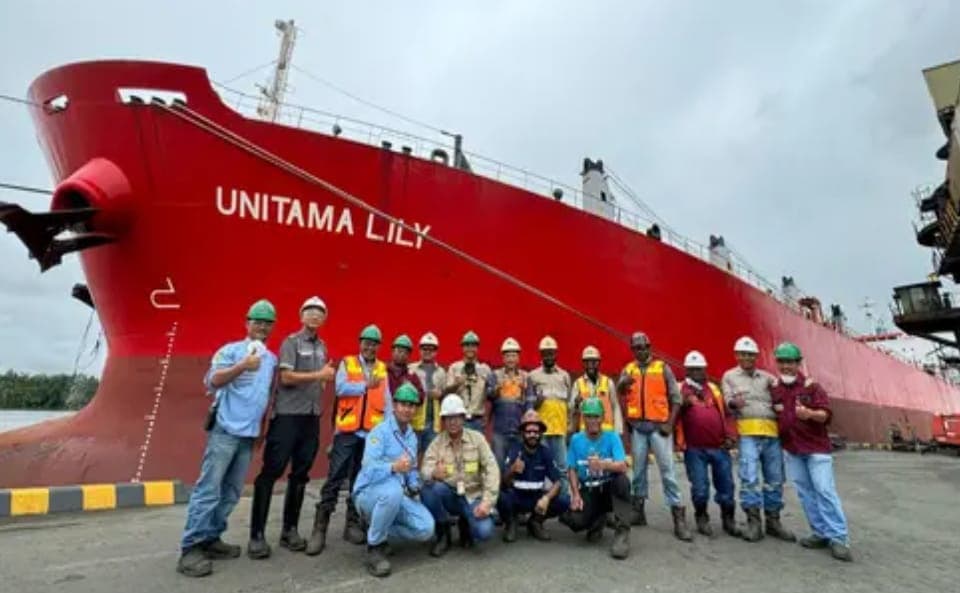 Ilustrasi berita Mimika: Jelang Operasional Smelter, Kapal MV Unitama Lily Angkut 22 Ribu Ton Konsentrat Tembaga Milik Freeport ke Gresik