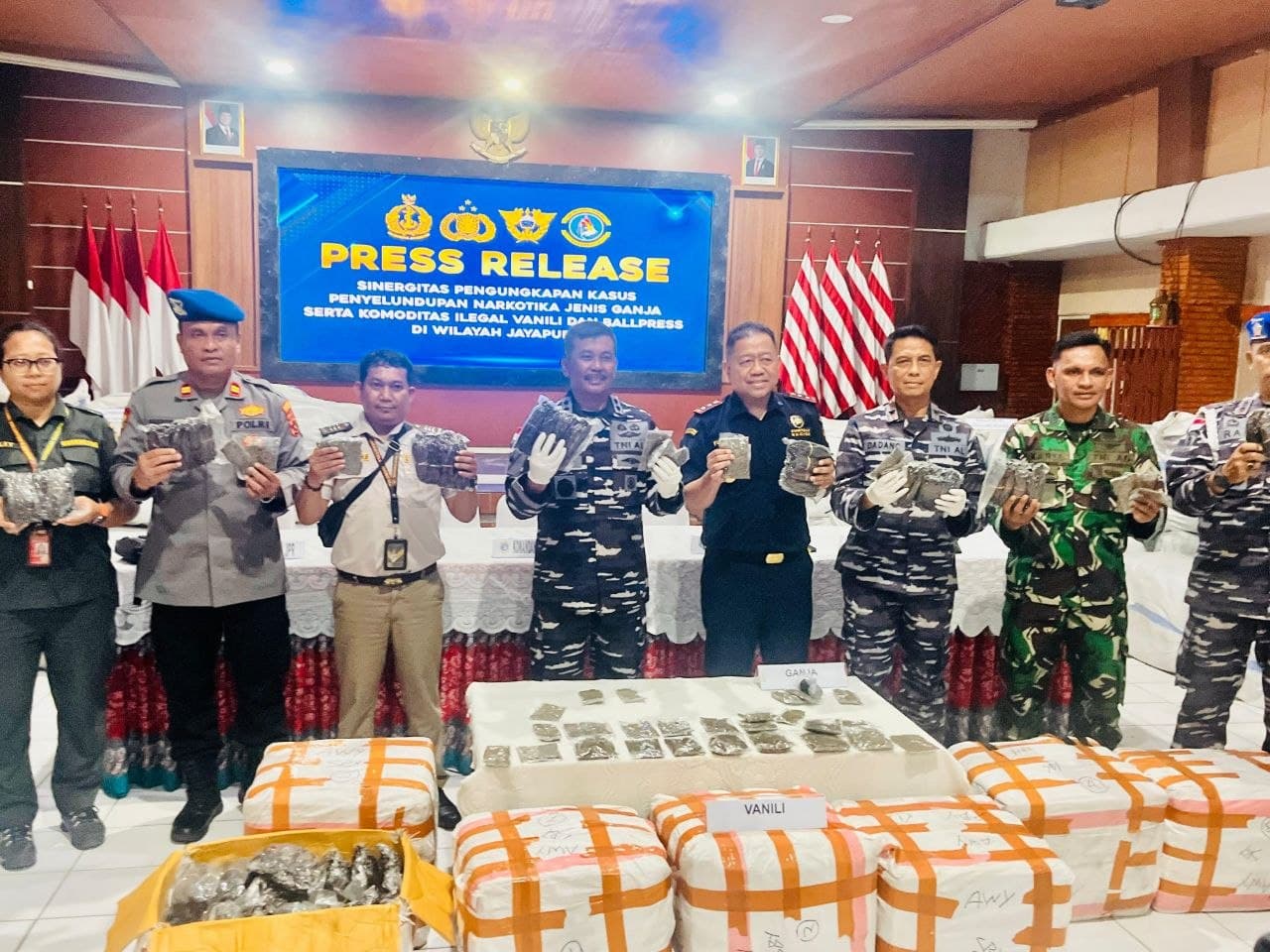 Ilustrasi berita Opini: TNI AL Gagalkan Penyelundupan Ganja, Vanili Ilegal dan Ballpress di Jayapura, 9 Orang Diamankan