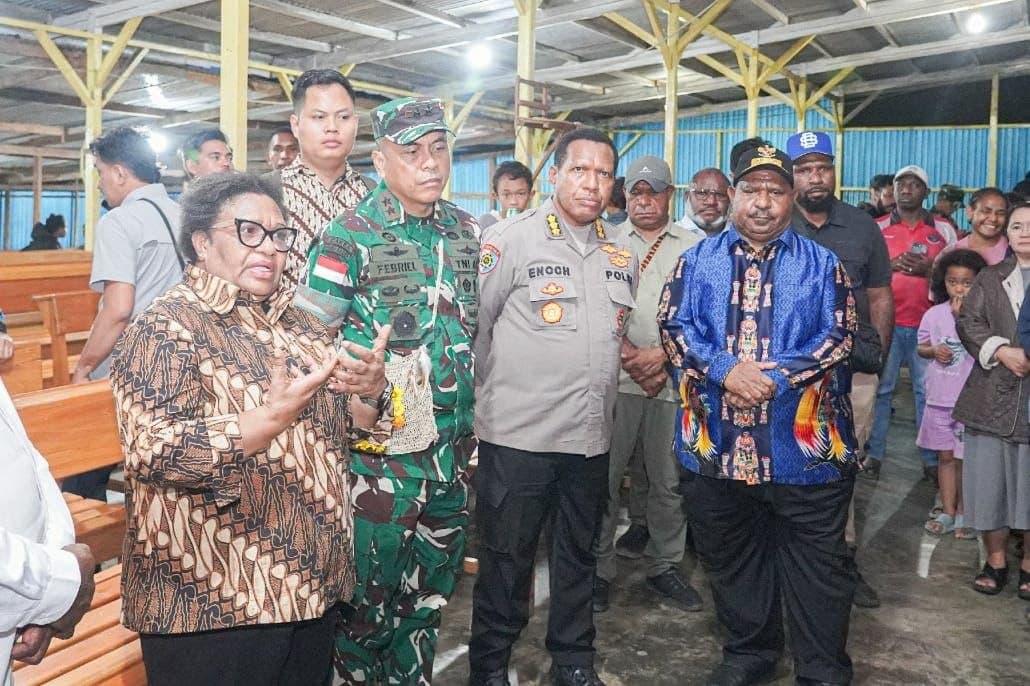 Ilustrasi berita NASIONAL: Pangdam XVII/Cenderawasih Dampingi Wamendagri Tinjau Pengungsi Konflik di Jayawijaya