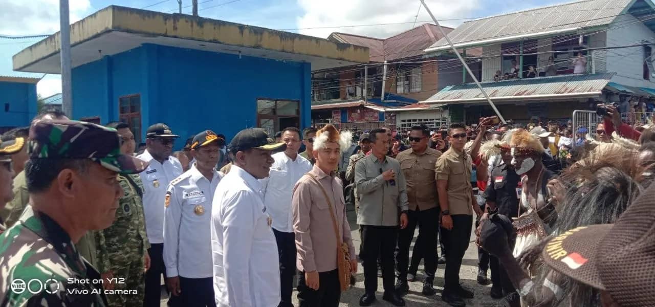 Ilustrasi berita Papua: Tiba di Agats, Wapres Gibran Disambut Antusias Ribuan Warga Asmat