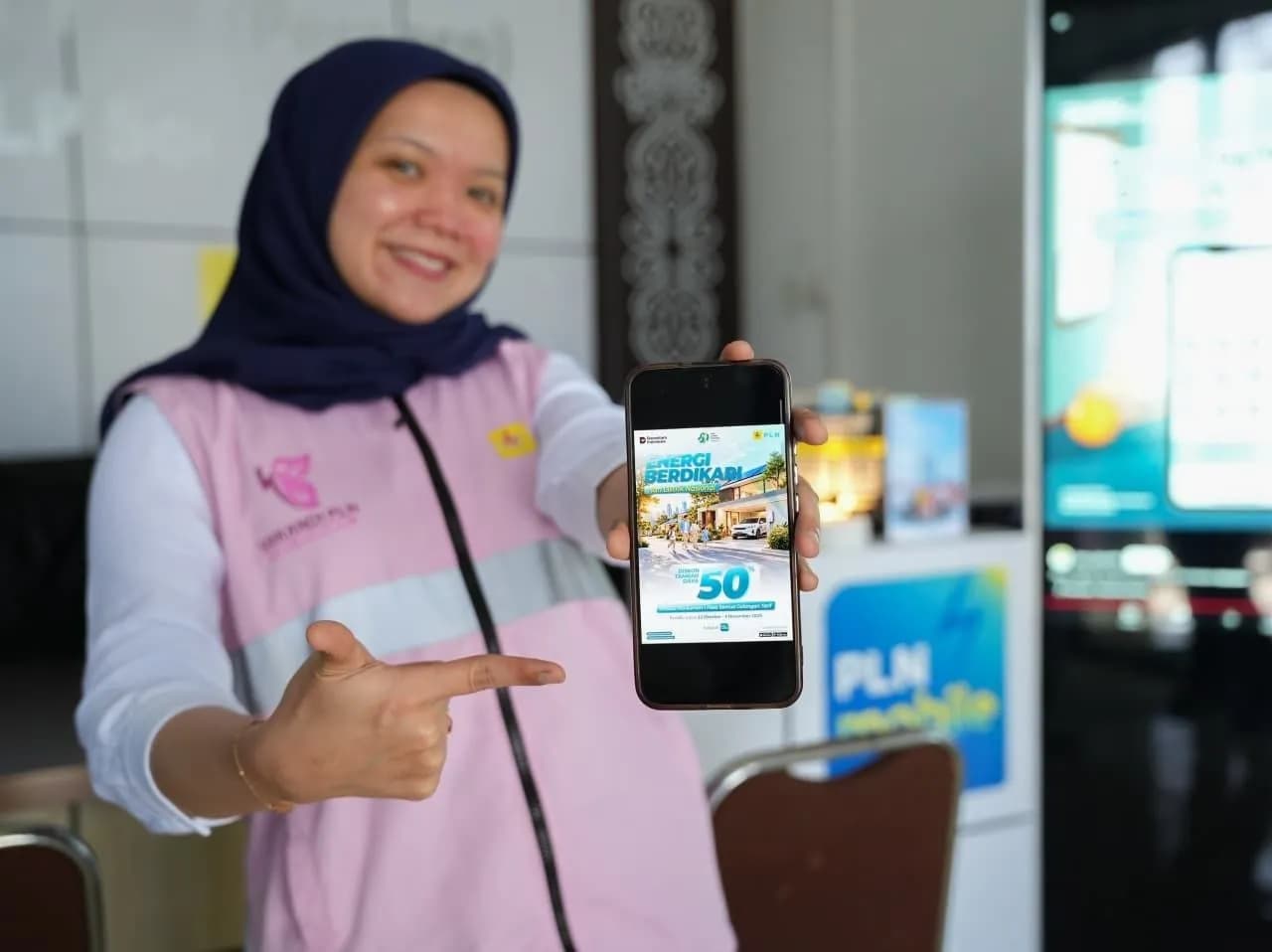 Ilustrasi berita Ekonomi: Rayakan HLN ke-81, PLN Beri Diskon Tambah Daya Listrik 50 Persen