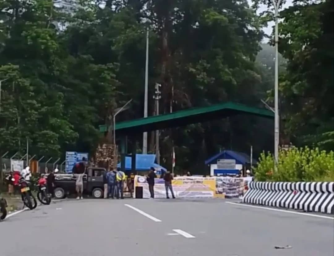 Ilustrasi berita Mimika: Breakingnews : Check Point Kuala Kencana Dipalang, Karyawan dan Anak Sekolah Terjebak Antrean Kendaraan
