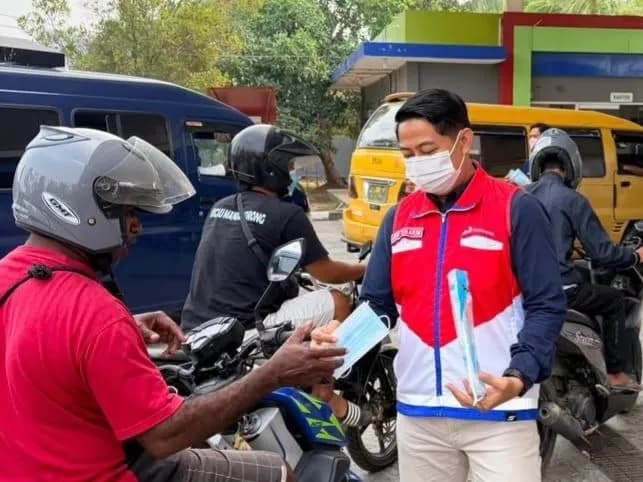 Ilustrasi berita Ekonomi: Pertamina dan Hiswana Migas Bagikan 1.000 Masker Gratis di Sorong, Peduli Dampak Kabut Asap