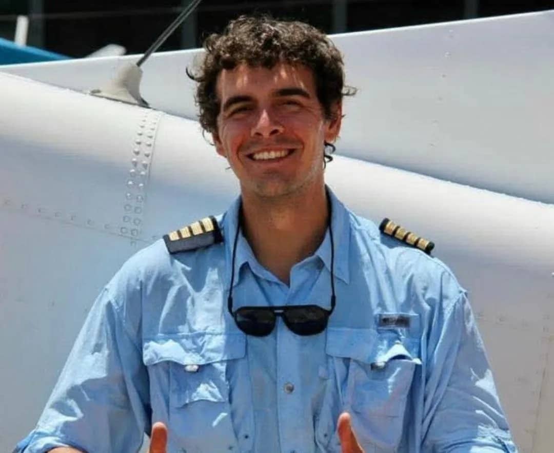 Ilustrasi berita Papua: Pesawat AMA Dibakar KKB di Yahukimo, Pilot Capt. Nicholas Gosselin Dipastikan Tewas dan Ini Identitas Tujuh Penumpang