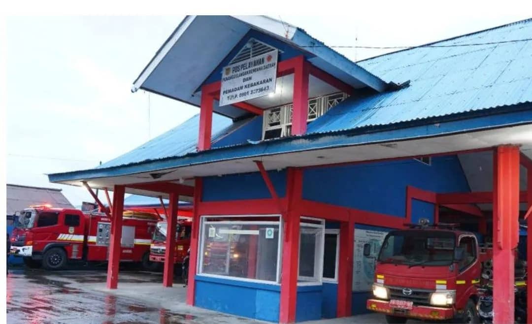 Pos pelayanan pemadam kebakaran (damkar) BPBD Mimika yang ada di Pasar Lama- Kota Timika.