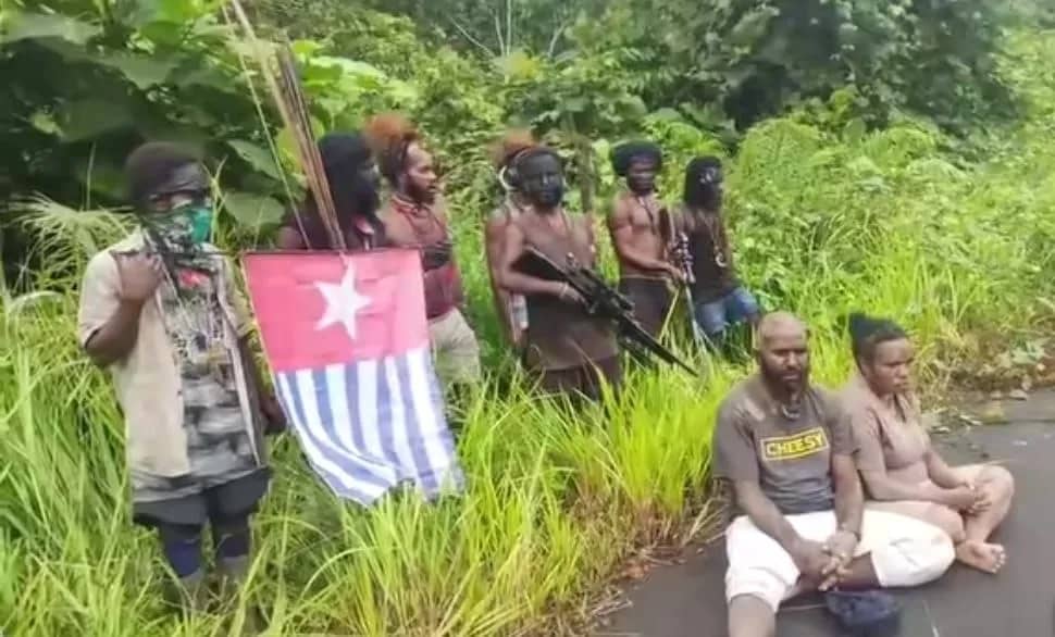 Dua orang korban yang ditembak OPM