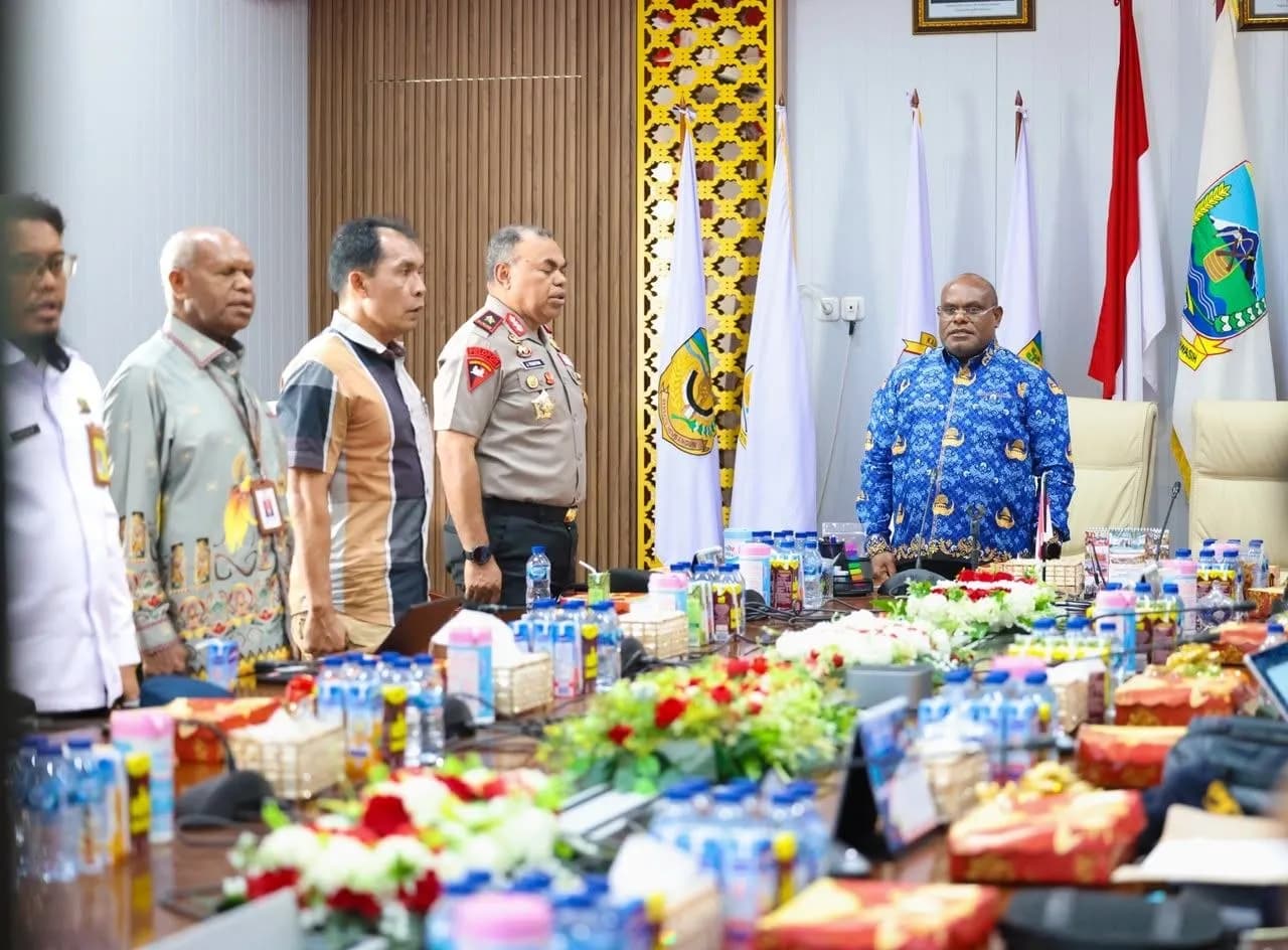 Ilustrasi berita Papua Tengah: Kapolda Rontini Ajak Pemda se-Tanah Papua Bersatu Tangani Karhutla, Tercatat Ada 221 Titik Panas di Papua Tengah