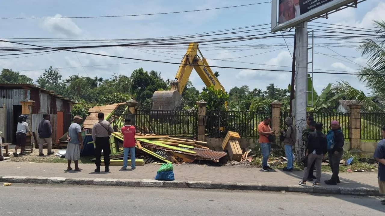 Ilustrasi berita Mimika: Sudah Inkrah, Akhirnya PN Kota Timika Eksekusi Tanah di Jalan Cenderawasih SP 2, Polisi Tutup Satu Arah