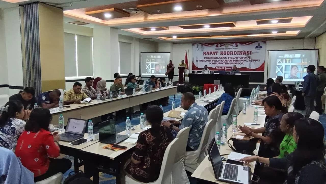 Pembukaan Rapat Koordinasi (Rakor) Standar Pelayanan Minimal (SPM) yang digelar Bagian Tata Pemerintahan (Tapem) Setda Mimika di Horison Ultima Hotel Timika, Kamis (6/8).