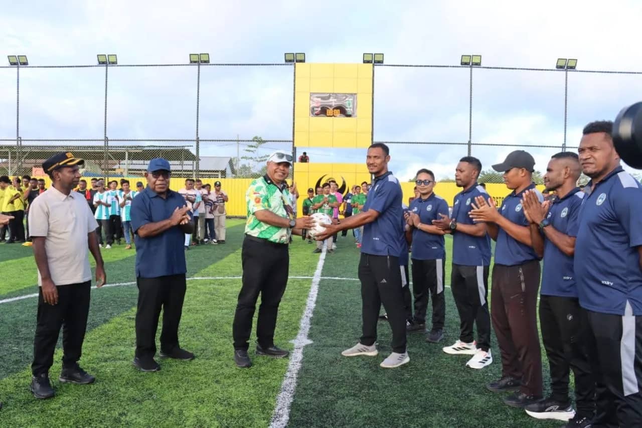 Ilustrasi berita Mimika: Turnamen Mini Soccer Kapolda Papua Tengah Cup IV 2026 Resmi Dibuka, 35 Tim Perebutkan Hadiah Rp 116 Juta