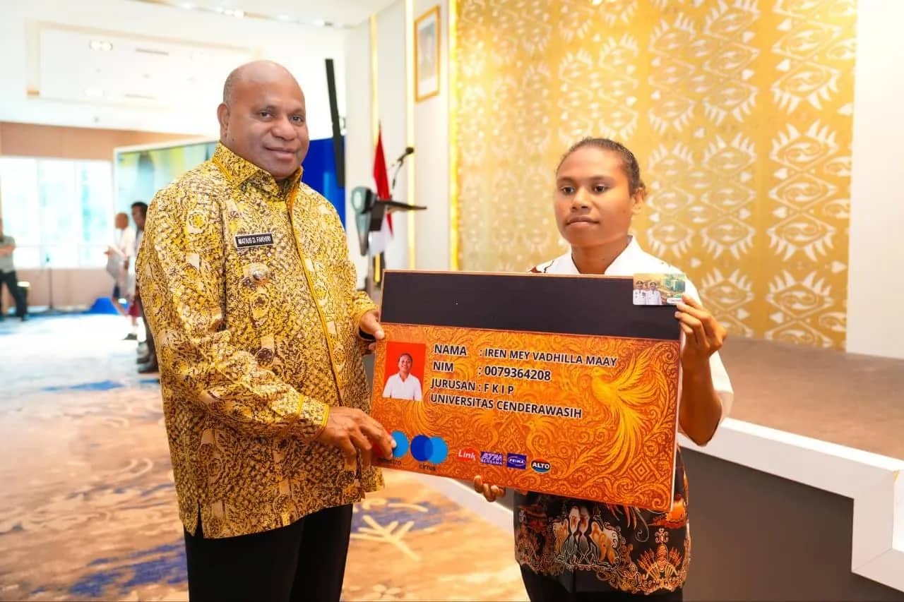 Ilustrasi berita Papua: Gubernur Papua Luncurkan Kartu "Pace Mace', Siapkan Generasi Unggul Papua