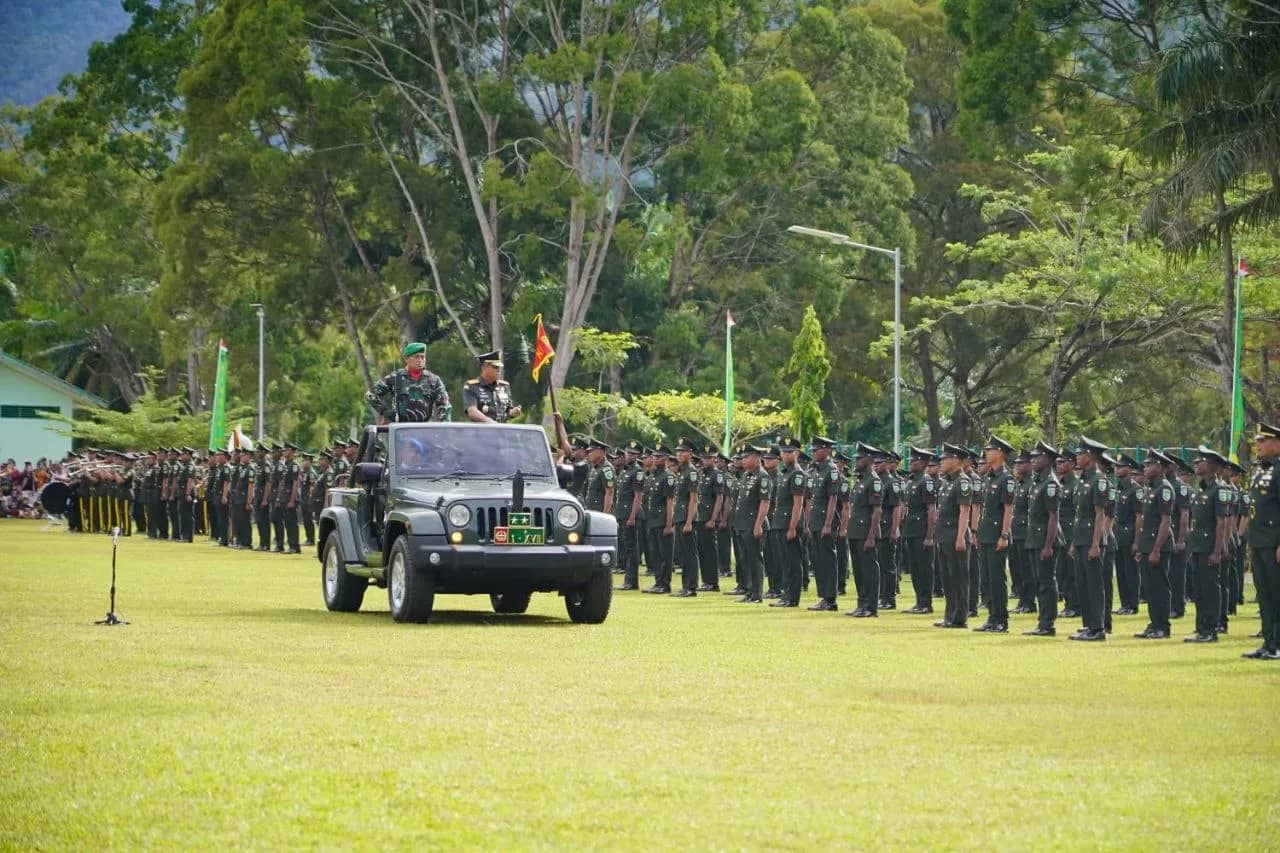 335 prajurit muda TNI AD saat dilantik di Lapangan Pancasila Rindam XVII/Cenderawasih, Rabu (9/9/2026).
