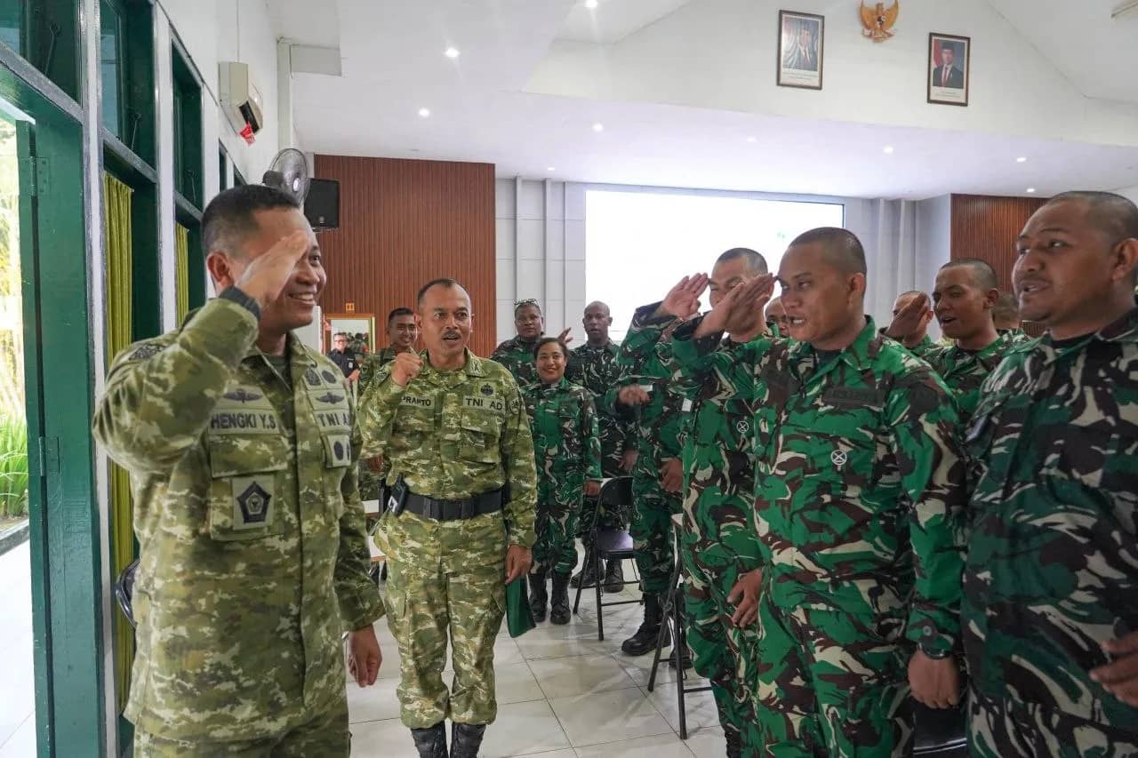 Karyawan PT. Freeport saat mengikuti pelatihan di Rindam Cenderawasih