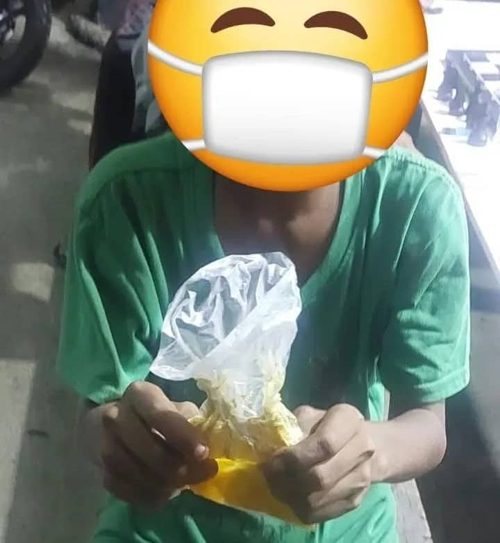 Anak 11 tahun yang ditemukan menghirup lem aibon.