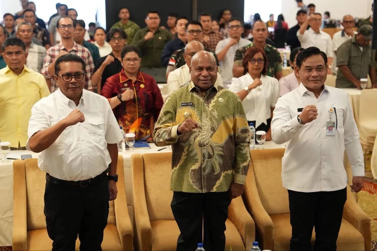 Gubernur Papua Matius Fakhiri saat mengikuti evaluasi bersama Kementerian Pertanian