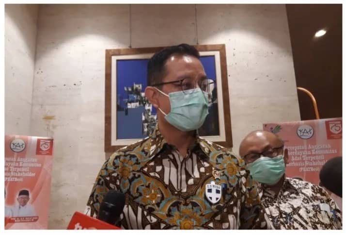 Menteri Sosial (Mensos) RI Juliari P Batubara saat diwawancarai awak media massa di Jakarta, Selasa.