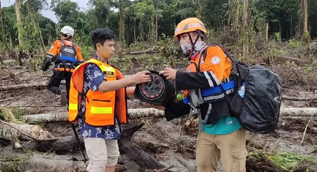 Ilustrasi berita BERITA UTAMA: Baznas Mimika Evakuasi Warga Korban Banjir Iwaka