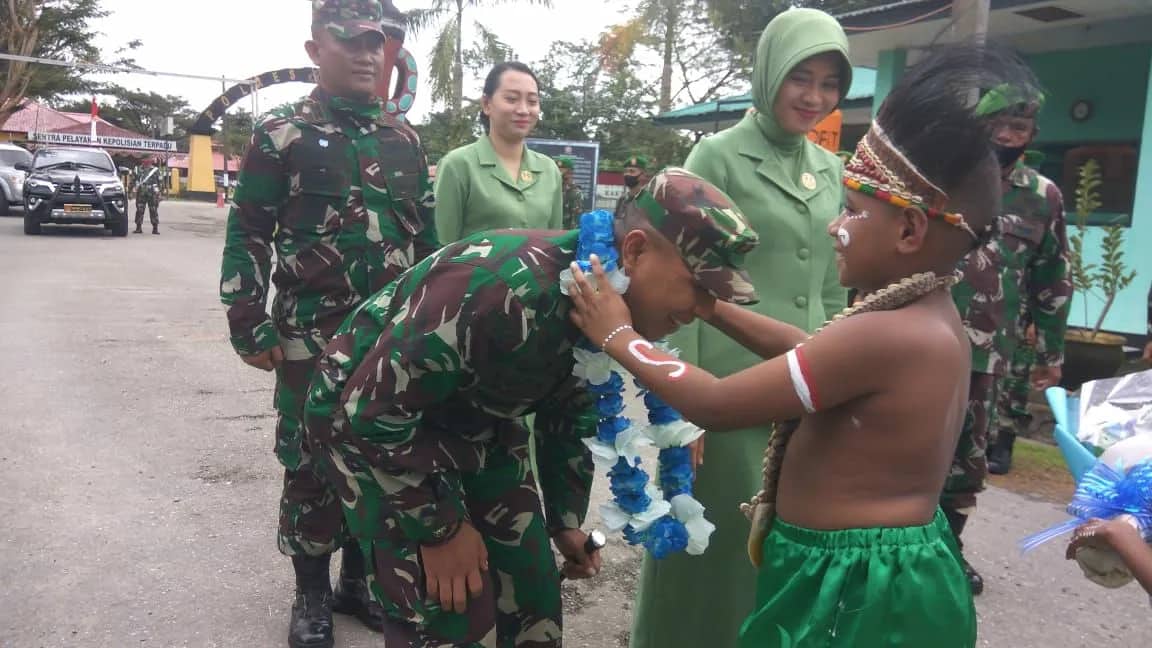Ilustrasi berita Mimika: "Tetaplah di Timika, Jangan Dulu Naik ke Atas"