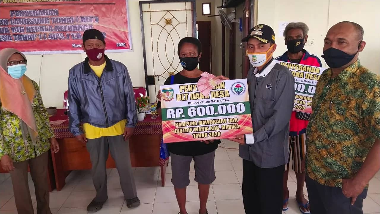 Penyerahan bantuan secara simbolis