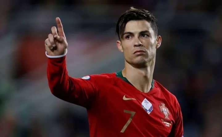 Ilustrasi berita Olahraga: Ronaldo Terancam Harus Tunda Ambisi Lewati 100 Gol Bersama Portugal
