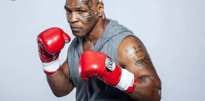 Ilustrasi berita Olahraga: Mike Tyson Sebut Penjara Sebagai Tempat Liburan, Bertemu Pudji Astuti Jumat Malam