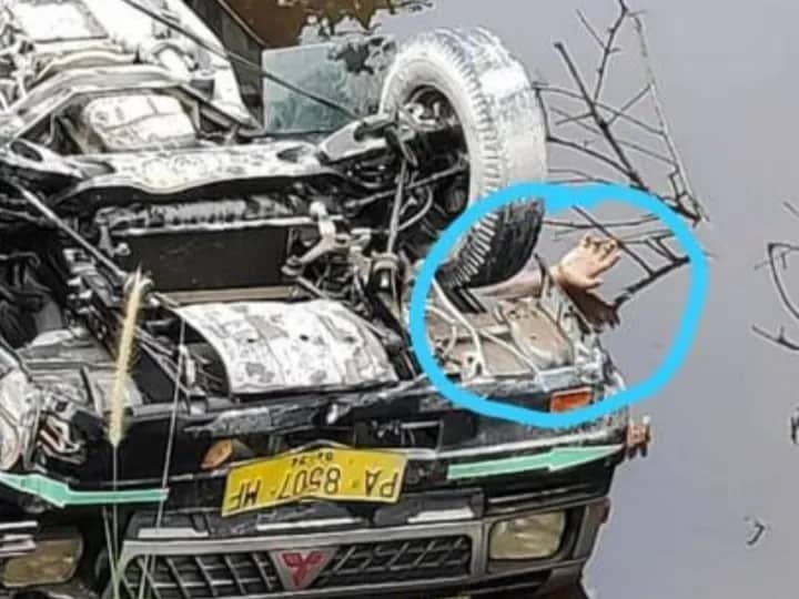 Ilustrasi berita Mimika: Ada Penampakan Tangan Kaku Menjulur dari Mobil Pick di Rawa-rawa Kuburan Pomako