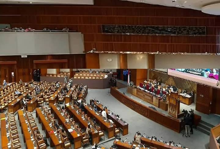Ilustrasi berita Nasional: Sekjen DPR Mengenai Dimatikan Mikrofon oleh Puan