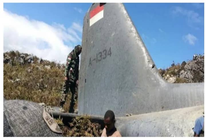 Ilustrasi berita BERITA UTAMA: Beredar Foto Kepingan Pesawat Hercules Jatuh di Pegunungan Papua