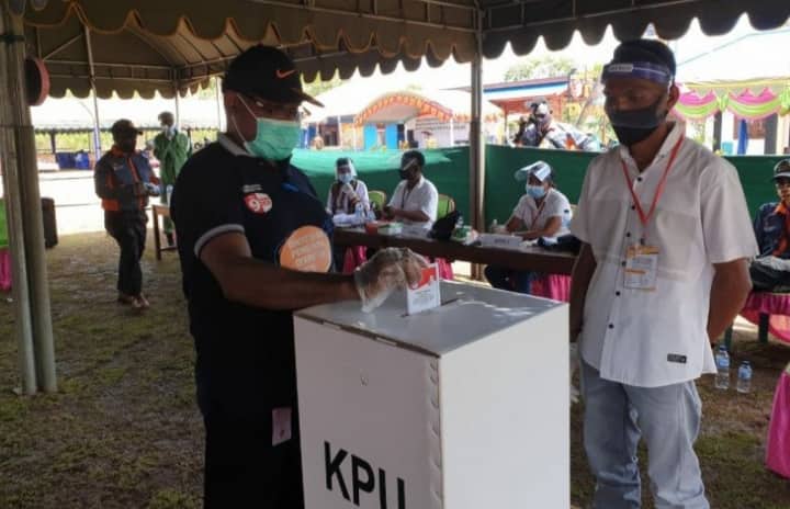 Ilustrasi berita BERITA UTAMA: Di Papua, Ada TPS Khusus Untuk Pemilih yang Suhu Tubuh di Atas 37,35 Derajat Celcius