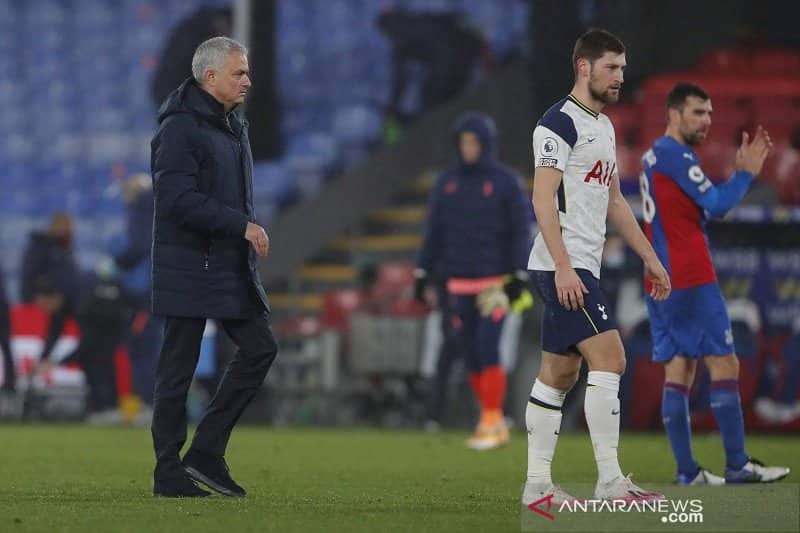 Ilustrasi berita Olahraga: Mourinho tidak mau salahkan Lloris atas dua poin yang tergelincir