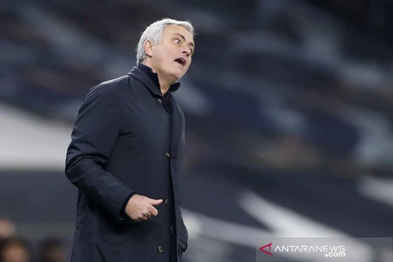 Ilustrasi berita Olahraga: Mourinho tolak jemawa dan pertanyakan badai cedera Liverpool