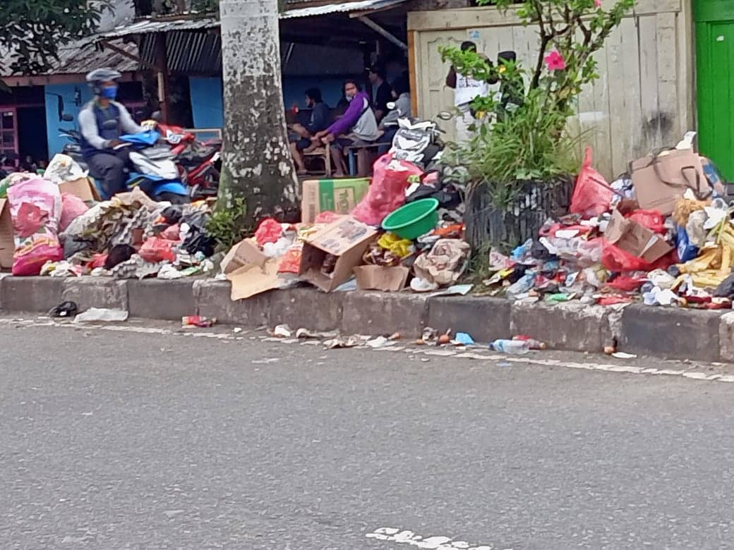 Ilustrasi berita Mimika: Median Jalan di Timika Dijadikan Tempat Pembuangan Sampah Sementara