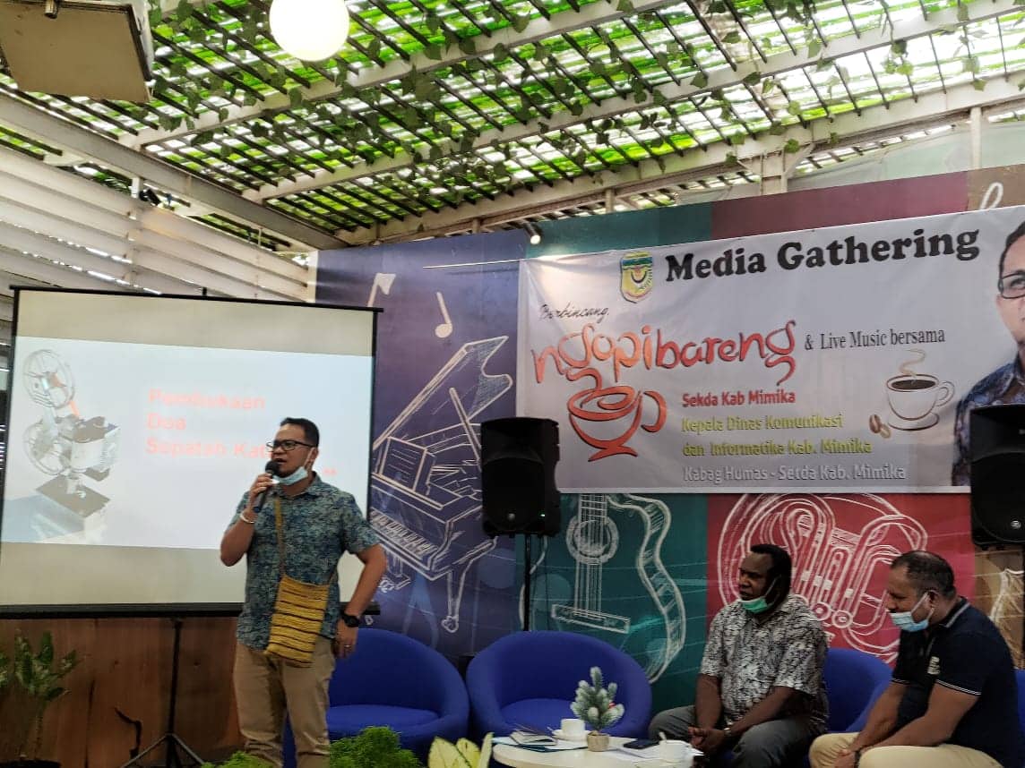 Ilustrasi berita Mimika: Keterbukaan Informasi dan Pembinaan Media Mengemuka di Acara Ngopi Bareng Sekda Mimika