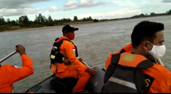 Tim SAR sedang lakukan pencarian