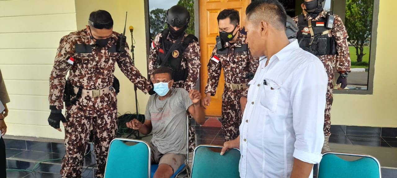 Pelaku yang berhasil dilumpuhkan polisi.