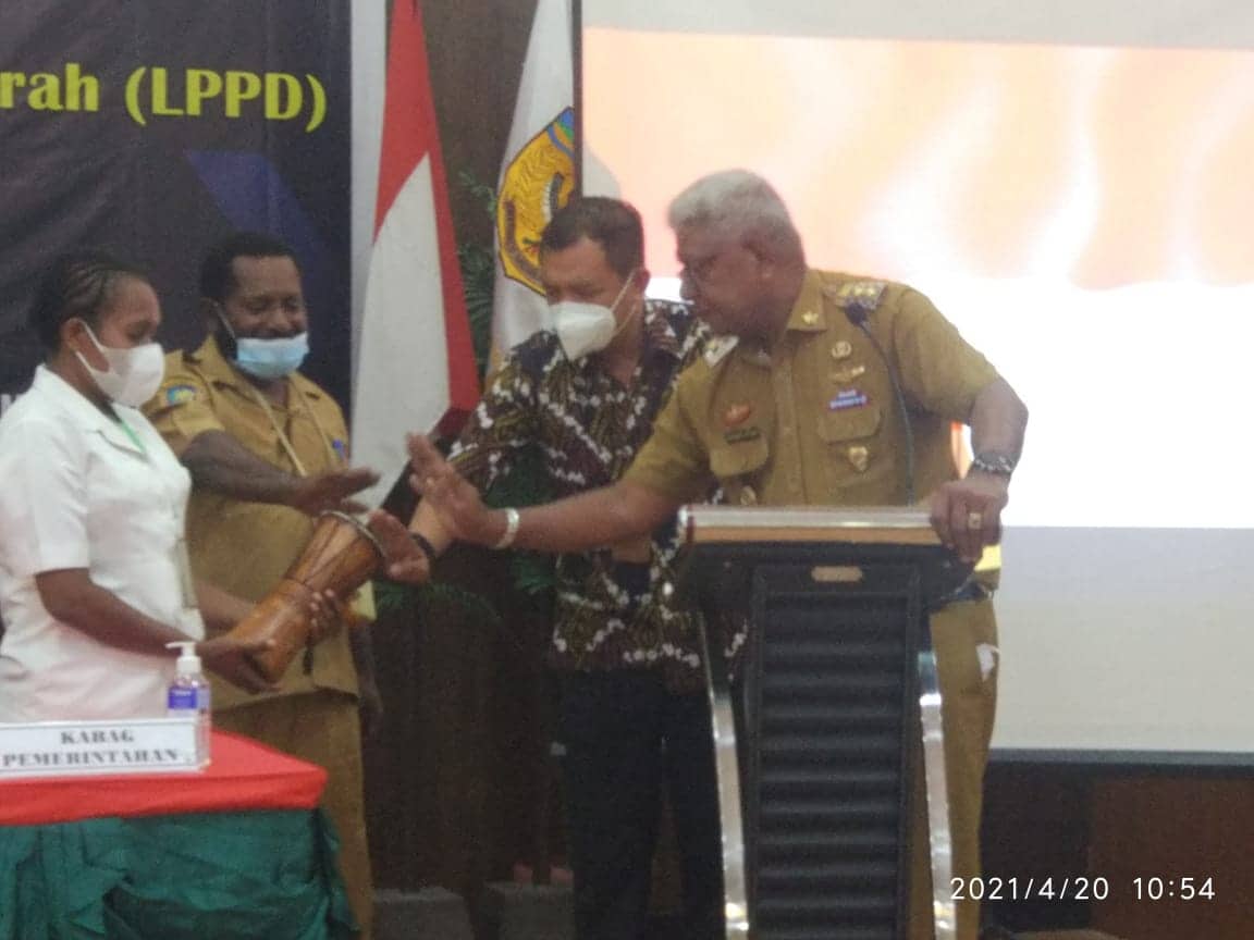 Ilustrasi berita Mimika: Wabup John Rettob Ingatkan Tim Tidak Hanya Fokus Evaluasi di Kota, Ingat !!! Mimika Ada 133 Kampung