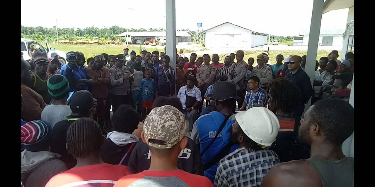 Warga Iwaka menuntut ganti rugi lahan PT PAL