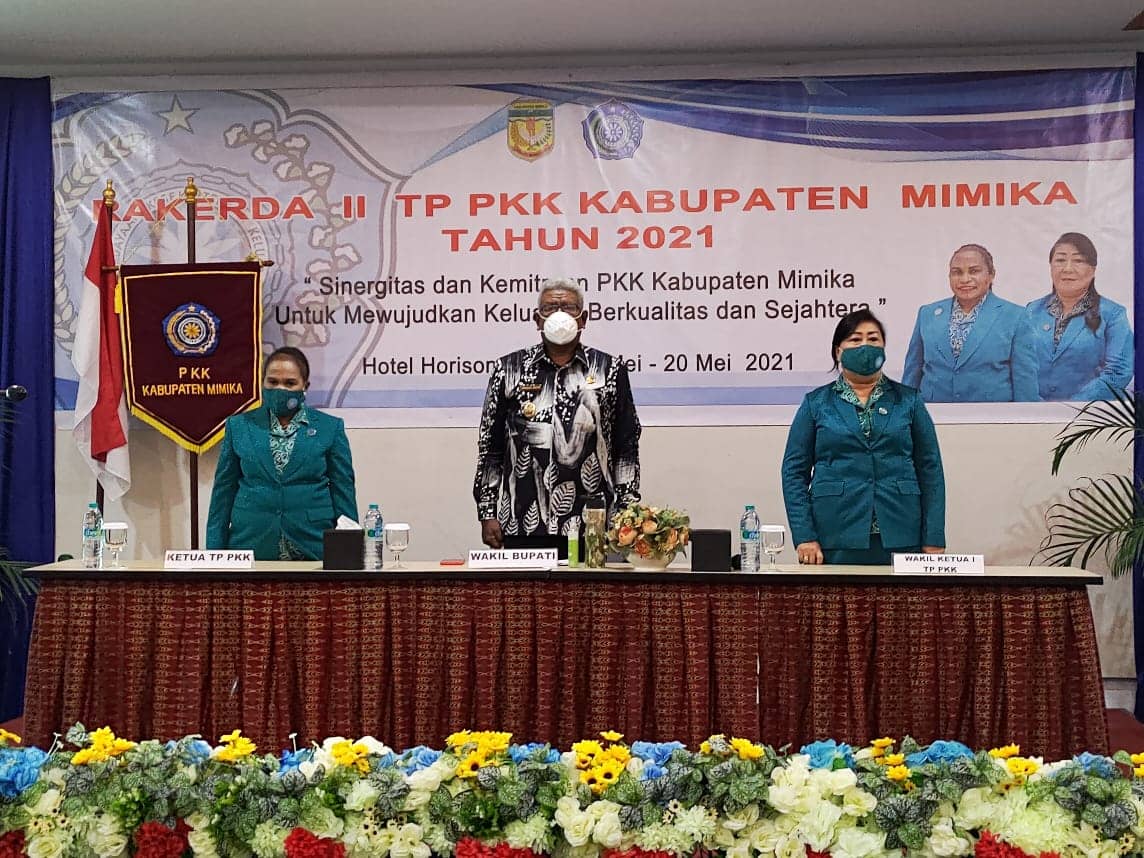 Dari Kiri ke kanan Ketua TP PKK Wakil Bupati dan Wakil Ketua 1 TP PKK