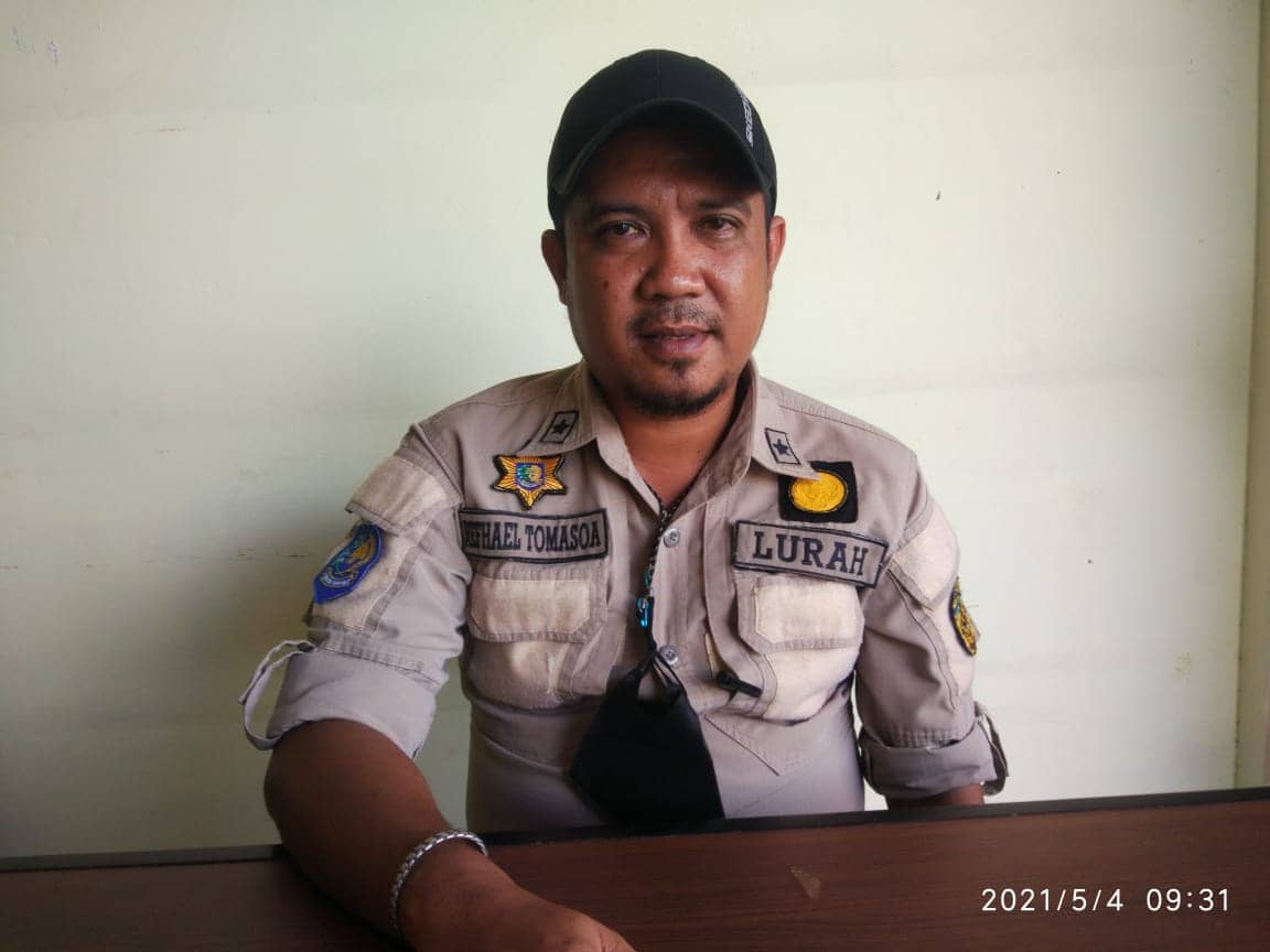 Lurah Kelurahan Otomona Rafhael Tomasoa