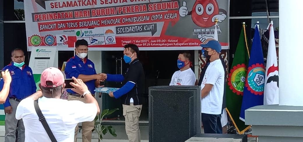 Ilustrasi berita LENSA FOTO: LENSA FOTO : MAY DAY 2020 PC FSP KEP SPSI KERJASAMA DENGAN BPJS KETENAGAKERJAAN CABANG MIMIKA