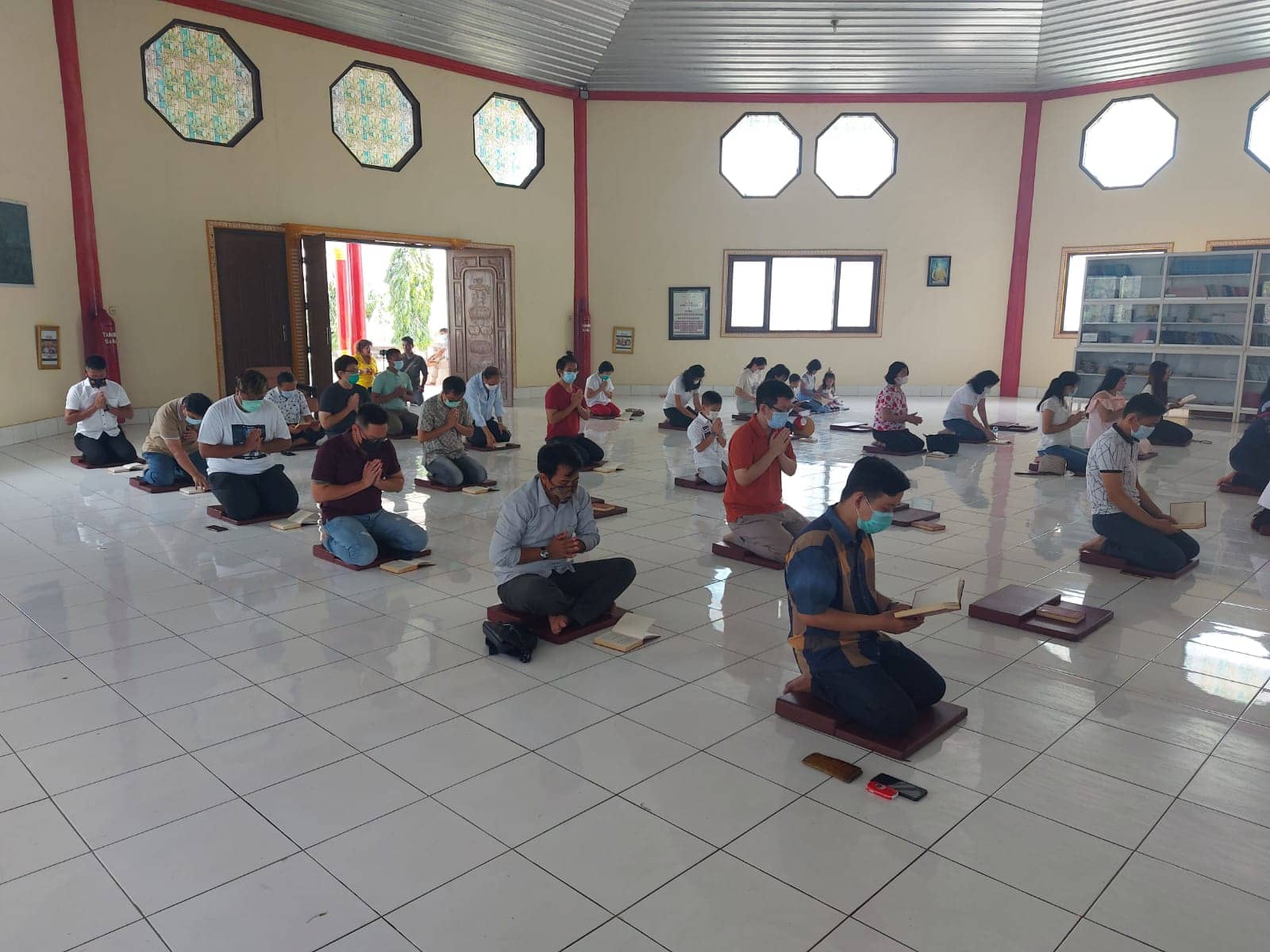 Umat Buddha di Wihara Arya Dharma Jaya Merauke